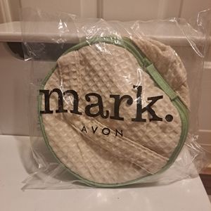 NIP Avon Mark Vanilla White Tea Bath set
